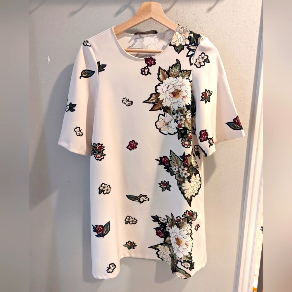XS Zara Basic Collection Floral Dress
